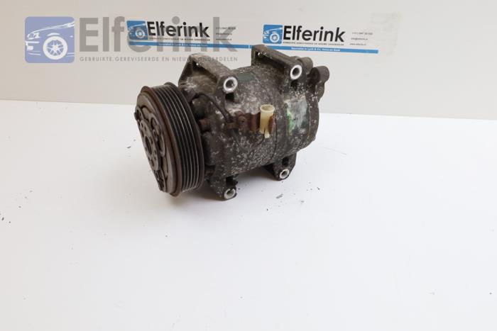 Air conditioning pump from a Volvo XC90 I 2.9 T6 24V 2007