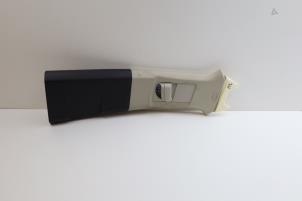 Begagnade Stripe, mitten vänster Lynk &amp; Co 01 1.5 PHEV Pris € 75,00 Marginaltabell erbjuds av Auto Demontage Elferink B.V.