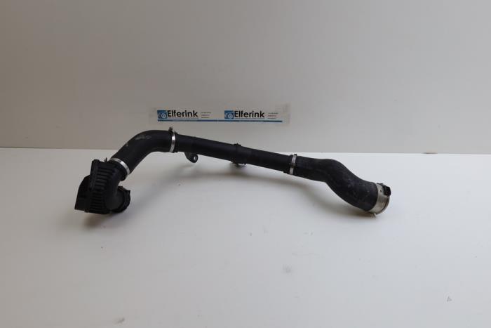 Gebrauchte Intercooler Rohr Lynk &amp; Co 01 1.5 PHEV Preis € 100,00 Margenregelung angeboten von Auto Demontage Elferink B.V.