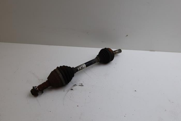 Used Front drive shaft, right Saab 9-5 (YS3G) 2.0 TiD 16V Price € 75,00 Margin scheme offered by Auto Demontage Elferink B.V.