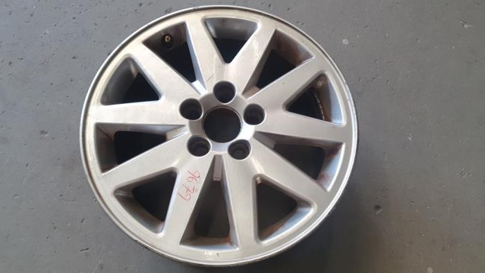 Używane Obrecz Volvo C30 (EK/MK) 1.8 16V Cena € 50,00 Procedura marży oferowane przez Auto Demontage Elferink B.V.