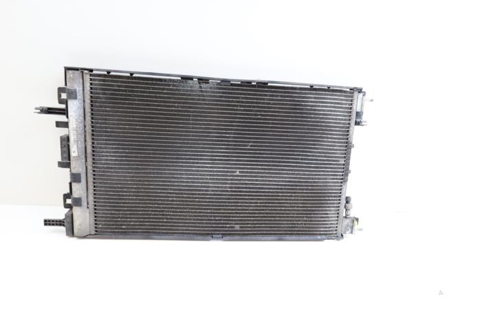 Usagé Condenseur de climatisation Saab 9-5 (YS3G) 2.0 TiD 16V Prix € 75,00 Règlement à la marge proposé par Auto Demontage Elferink B.V.