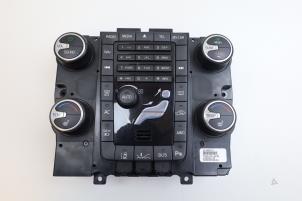 Usados Panel de control de calefacción Volvo V60 I (FW/GW) 2.4 D6 20V Plug-in Hybrid AWD Precio € 50,00 Norma de margen ofrecido por Auto Demontage Elferink B.V.