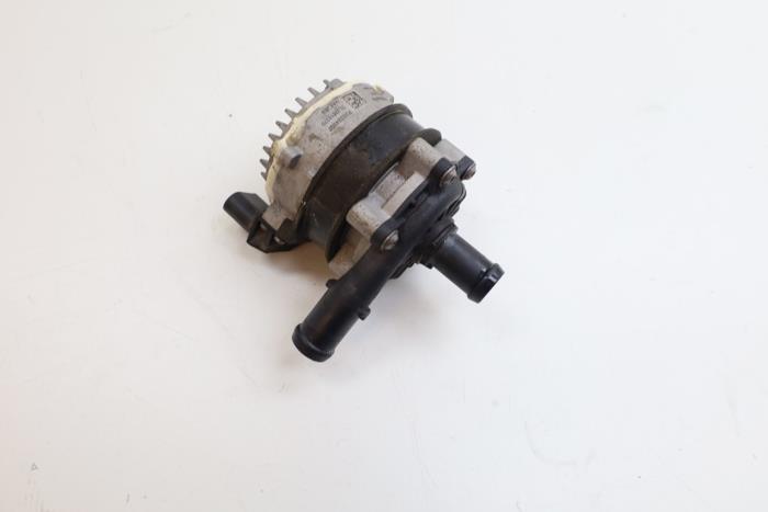 Begagnade Extra vattenpump Volvo XC40 (XZ) Recharge Twin 78 kWh Pris € 75,00 Marginaltabell erbjuds av Auto Demontage Elferink B.V.