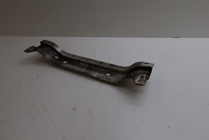 Używane Belka silnika Saab 900 I 2.0 i 16V Cena € 40,00 Procedura marży oferowane przez Auto Demontage Elferink B.V.