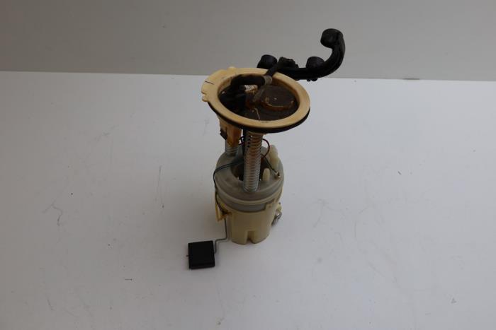 Gebrauchte Kraftstoffpumpe Elektrisch Mercedes A (W169) 1.5 A-160 Preis € 50,00 Margenregelung angeboten von Auto Demontage Elferink B.V.