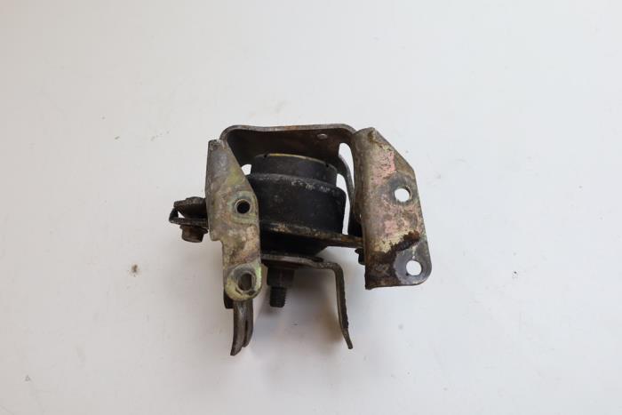 Used Engine mount Saab 900 I 2.0 i 16V Price € 30,00 Margin scheme offered by Auto Demontage Elferink B.V.