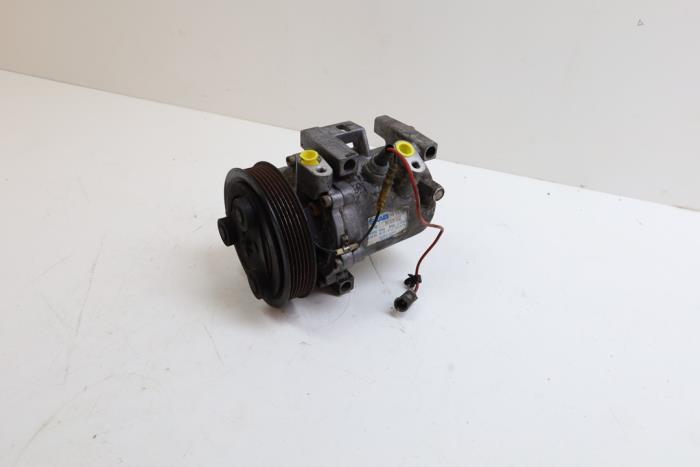 Usagé Compresseur de clim Saab 900 II (YS3D) 2.0 SE Turbo 16V Prix € 150,00 Règlement à la marge proposé par Auto Demontage Elferink B.V.