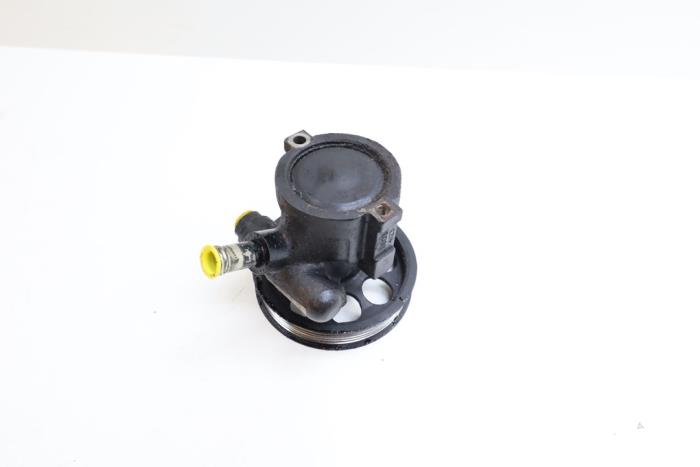Usagé Pompe de direction Saab 9-3 I (YS3D) 2.0t 16V Prix € 125,00 Règlement à la marge proposé par Auto Demontage Elferink B.V.
