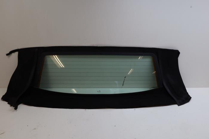 Używane Szyba tylna Saab 900 I 2.0 Turbo 16V Cena € 150,00 Procedura marży oferowane przez Auto Demontage Elferink B.V.