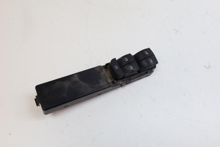 Usados Interruptor de ventanilla eléctrica Saab 9-3 II Sport Sedan (YS3F) 2.0t 16V Precio € 50,00 Norma de margen ofrecido por Auto Demontage Elferink B.V.