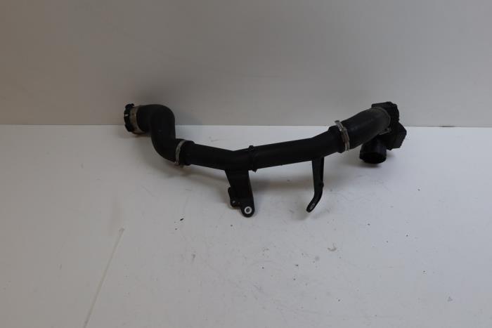 Gebrauchte Intercooler Rohr Lynk &amp; Co 01 1.5 PHEV Preis € 100,00 Margenregelung angeboten von Auto Demontage Elferink B.V.