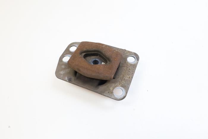 Used Engine mount Saab 9-5 Estate (YS3E) 2.3 Turbo 16V Price € 25,00 Margin scheme offered by Auto Demontage Elferink B.V.