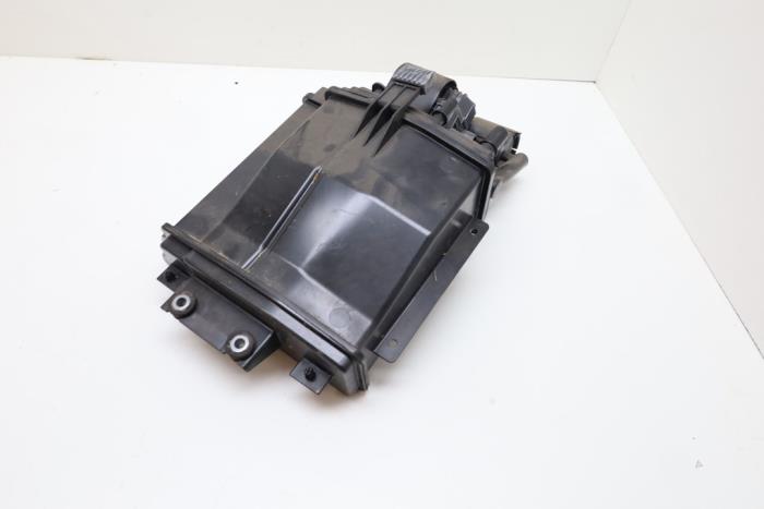 Begagnade Kolfilter Volvo XC60 II (UZ) 2.0 T5 16V AWD Pris € 125,00 Marginaltabell erbjuds av Auto Demontage Elferink B.V.