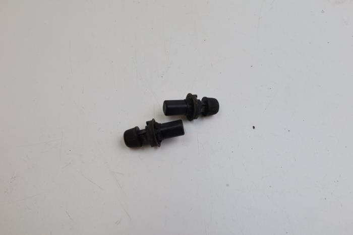 Gebrauchte Schraubenset Volvo XC60 II (UZ) 2.0 T5 16V AWD Preis € 25,00 Margenregelung angeboten von Auto Demontage Elferink B.V.