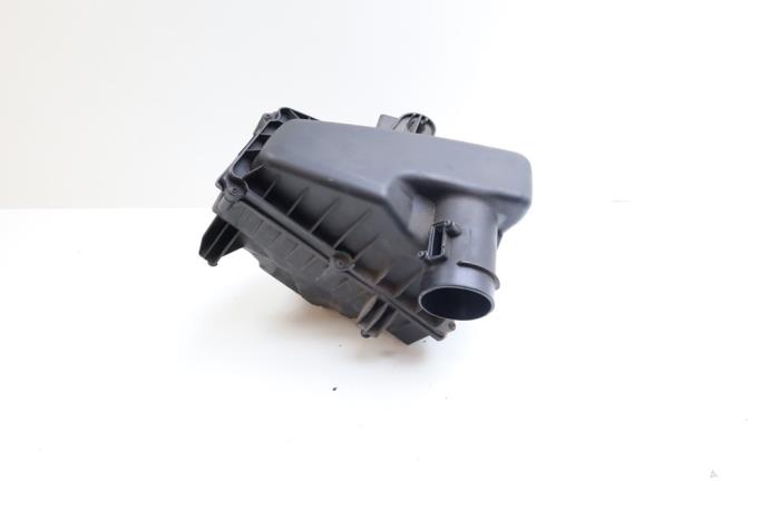 Begagnade Luftfilterhus Volvo V70 (BW) 2.0 D 16V Pris € 50,00 Marginaltabell erbjuds av Auto Demontage Elferink B.V.