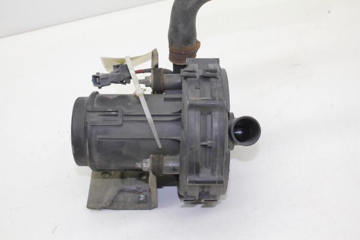 Używane Pompa EGR Saab 900 II 2.3,S,SE,Si 16V Cena € 50,00 Procedura marży oferowane przez Auto Demontage Elferink B.V.