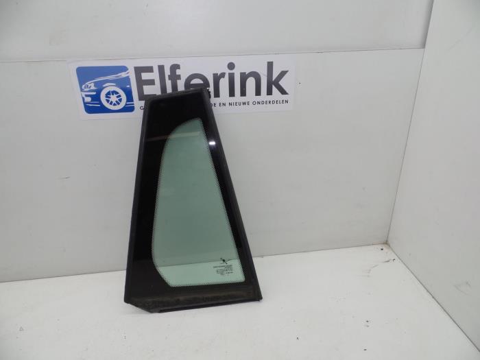 Usados Ventanilla triangular derecha detrás Saab 9-3 Sport Estate (YS3F) 1.9 TiD 16V Precio € 25,00 Norma de margen ofrecido por Auto Demontage Elferink B.V.