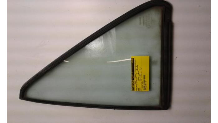 Usados Ventanilla triangular izquierda detrás Saab 900 I 2.0 i 16V Precio € 25,00 Norma de margen ofrecido por Auto Demontage Elferink B.V.