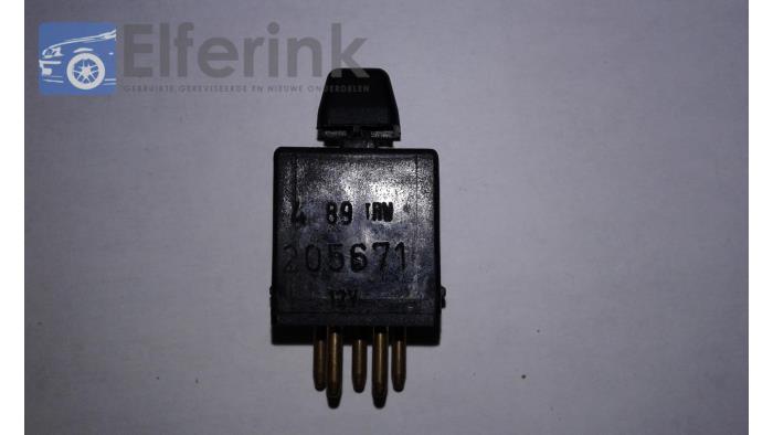 Mirror switch from a Volvo 4-Serie 1990
