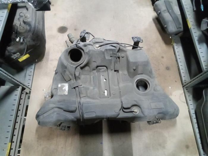 Begagnade Tank Volvo XC70 (SZ) XC70 2.4 T 20V Pris € 100,00 Marginaltabell erbjuds av Auto Demontage Elferink B.V.