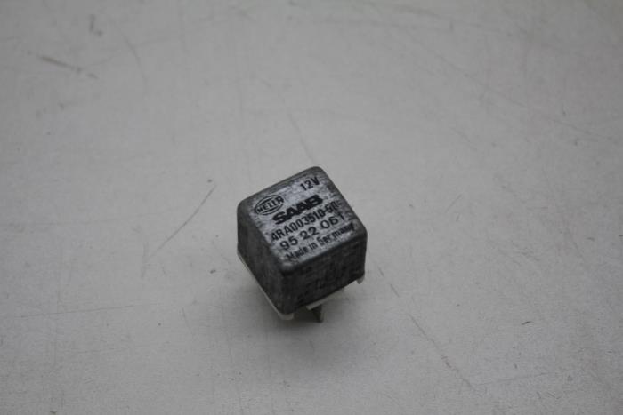Używane Przekaznik Saab 900 I 2.0 Turbo 16V Cena € 25,00 Procedura marży oferowane przez Auto Demontage Elferink B.V.