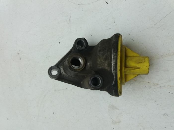 Gebrauchte Ölfilterhalter Saab 9000 CS 2.0i 16V Preis € 30,00 Margenregelung angeboten von Auto Demontage Elferink B.V.