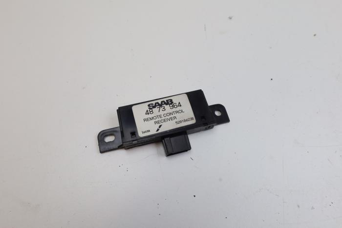 Używane Keyless Entry-Antena Saab 9-3 I (YS3D) 2.0,S 16V Cena € 25,00 Procedura marży oferowane przez Auto Demontage Elferink B.V.