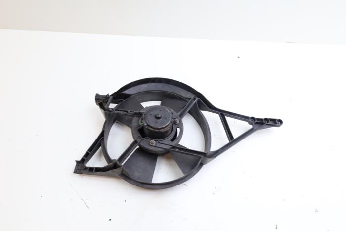 Używane Silnik wentylatora Saab 9-3 I (YS3D) 2.0,S 16V Cena € 50,00 Procedura marży oferowane przez Auto Demontage Elferink B.V.