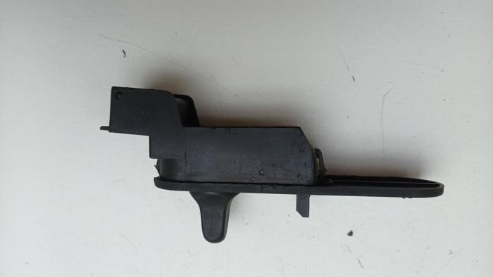 Używane Przelacznik lusterka Saab 900 I 2.0 i 16V Cena € 25,00 Procedura marży oferowane przez Auto Demontage Elferink B.V.