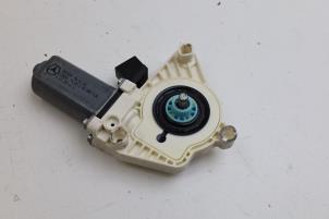 Begagnade Motor, dörrfönster Mercedes B (W245) 2.0 B-200 16V Turbo Pris € 25,00 Marginaltabell erbjuds av Auto Demontage Elferink B.V.