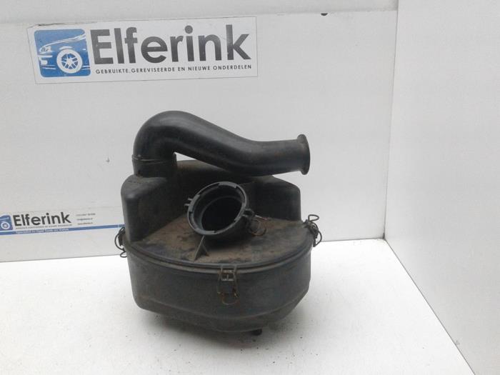 Begagnade Luftfilterhus Saab 900 I 2.1 i 16V Pris € 25,00 Marginaltabell erbjuds av Auto Demontage Elferink B.V.