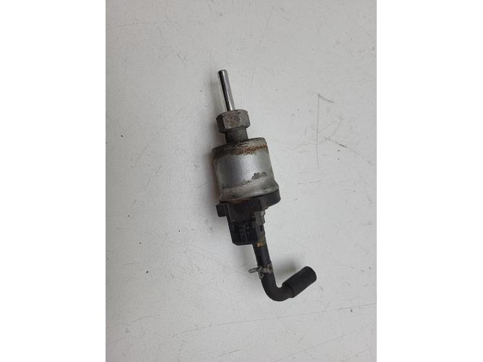 Begagnade Bränsletrycksregulator Saab 9-3 Pris € 40,00 Marginaltabell erbjuds av Auto Demontage Elferink B.V.