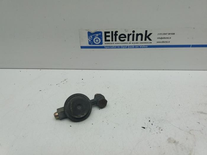Begagnade Bränsletrycksregulator Saab 9000 CS 2.3i 16V Turbo CS Pris € 25,00 Marginaltabell erbjuds av Auto Demontage Elferink B.V.