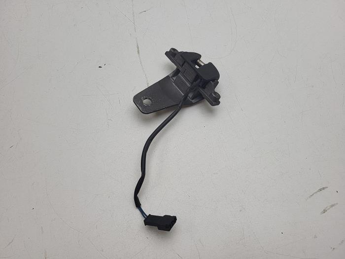 Używane Sterowanie dachu cabrio Saab 9-3 I (YS3D) 2.0t 16V Ecopower Cena € 25,00 Procedura marży oferowane przez Auto Demontage Elferink B.V.