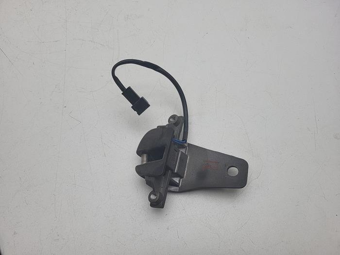 Używane Sterowanie dachu cabrio Saab 9-3 I (YS3D) 2.0 S Turbo 16V Cena € 25,00 Procedura marży oferowane przez Auto Demontage Elferink B.V.