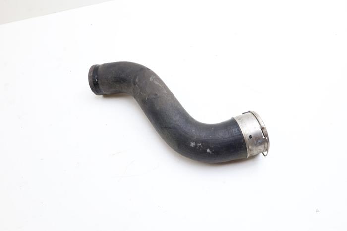 Gebrauchte Intercooler Schlauch Mercedes Vito (447.6) 1.6 111 CDI 16V Preis € 25,00 Margenregelung angeboten von Auto Demontage Elferink B.V.