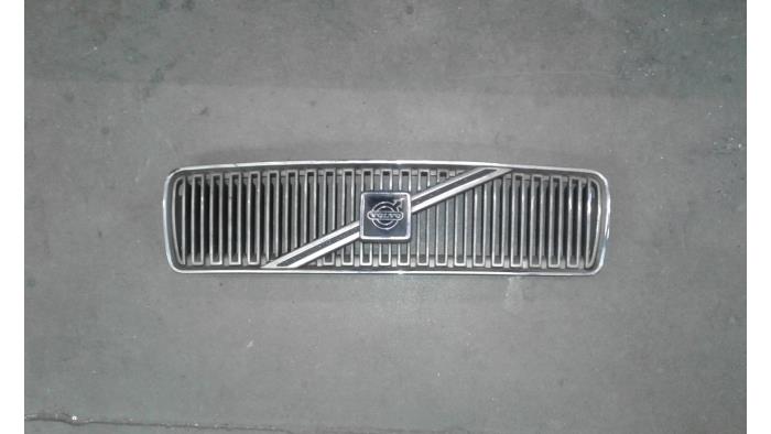 Używane Grill Volvo 460 1.8i DL/GL Cena € 25,00 Procedura marży oferowane przez Auto Demontage Elferink B.V.