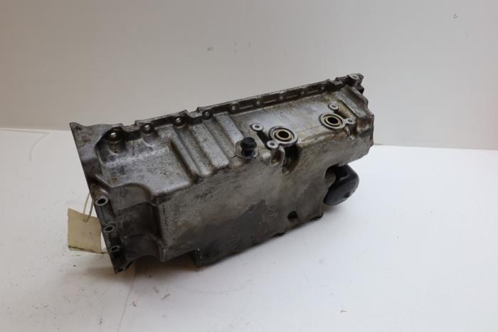Usagé Couvercle carter Volvo XC70 (SZ) XC70 2.4 T 20V Prix € 75,00 Règlement à la marge proposé par Auto Demontage Elferink B.V.