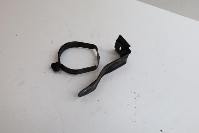 Usagé Support (divers) Volvo XC60 I (DZ) 2.4 D4 20V AWD Prix € 35,00 Règlement à la marge proposé par Auto Demontage Elferink B.V.