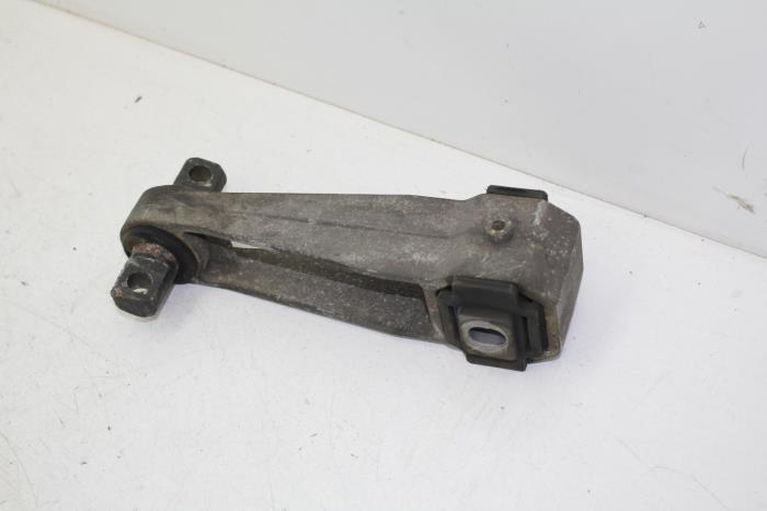 Usagé Support moteur Saab 9-5 Prix € 25,00 Règlement à la marge proposé par Auto Demontage Elferink B.V.