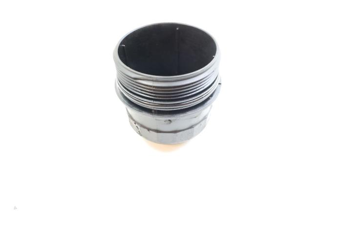 Gebrauchte Ölfilter Deckel Volvo V40 (MV) 2.0 D2 16V Preis € 35,00 Margenregelung angeboten von Auto Demontage Elferink B.V.