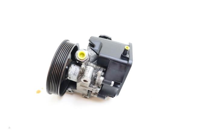 Usagé Pompe de direction Mercedes Vito (639.6) 2.2 111 CDI 16V Prix € 90,00 Règlement à la marge proposé par Auto Demontage Elferink B.V.