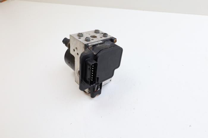 Begagnade ABS-pump Mercedes A (W168) 1.6 A-160 Pris € 75,00 Marginaltabell erbjuds av Auto Demontage Elferink B.V.