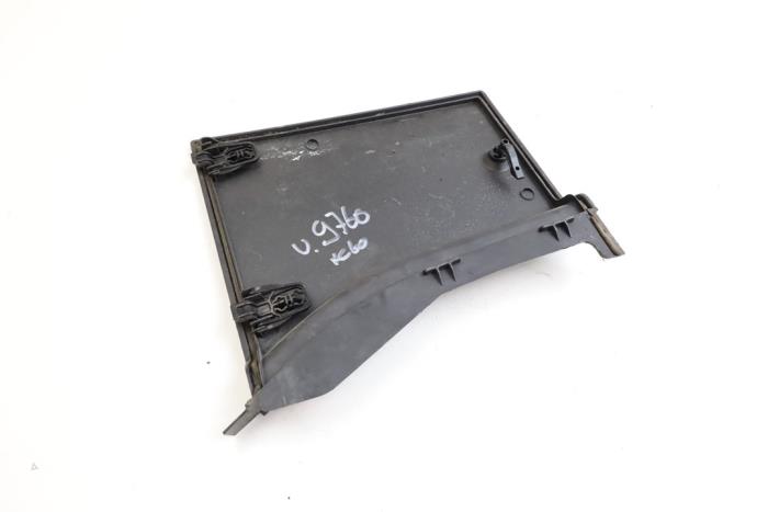 Gebrauchte Batterieabdeckung Volvo XC60 I (DZ) 2.4 D4 20V AWD Preis € 30,00 Margenregelung angeboten von Auto Demontage Elferink B.V.