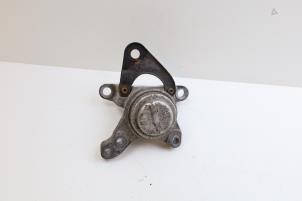 Usados Soporte de motor Volvo S60 II (FS) 1.6 T3 16V Precio € 40,00 Norma de margen ofrecido por Auto Demontage Elferink B.V.