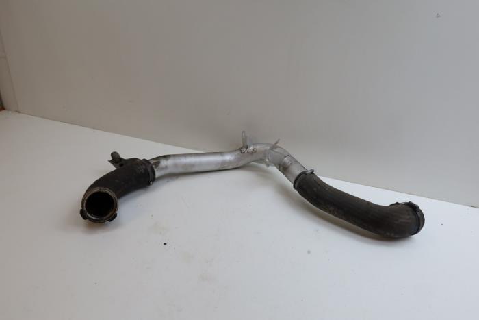Gebrauchte Intercooler Rohr Volvo V60 Cross Country I (FZ) 2.0 D4 16V Preis € 100,00 Margenregelung angeboten von Auto Demontage Elferink B.V.