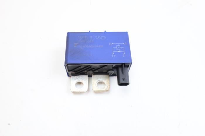 Gebrauchte Start/Stop Relais Volvo V40 (MV) 1.6 D2 Preis € 35,00 Margenregelung angeboten von Auto Demontage Elferink B.V.