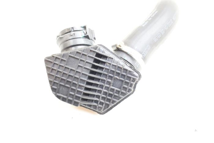 Gebrauchte Intercooler Schlauch Lynk &amp; Co 01 1.5 PHEV Preis € 50,00 Margenregelung angeboten von Auto Demontage Elferink B.V.