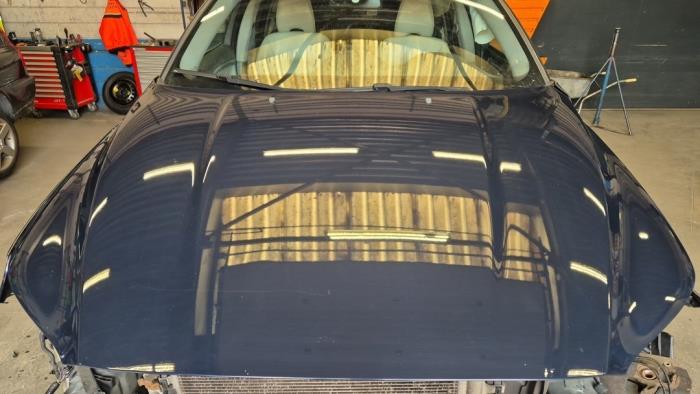 Używane Maska Volvo V70 (BW) 1.6 T4 16V Cena € 350,00 Procedura marży oferowane przez Auto Demontage Elferink B.V.